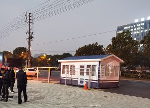 泰州市公安局領導現場驗收治安崗亭